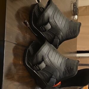 Men's Black Snowboard Bindings
